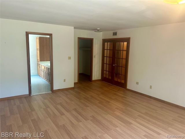 30620 Bayview, Gibraltar, MI 48173