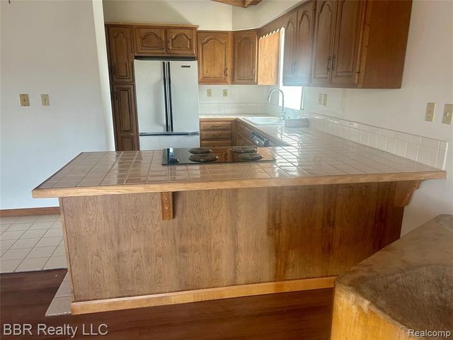 30620 Bayview, Gibraltar, MI 48173