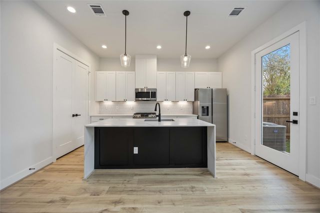 6109 De Campo Street, Houston, TX 77091