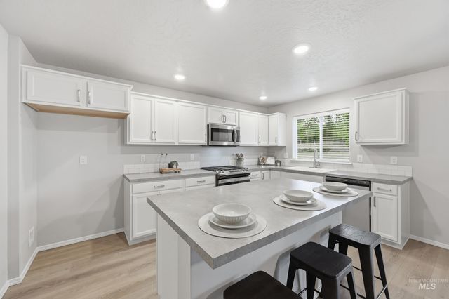 13149 S Chawon River Ave, Nampa, ID 83686