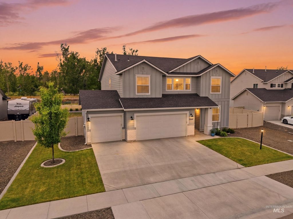 13149 S Chawon River Ave, Nampa, ID 83686