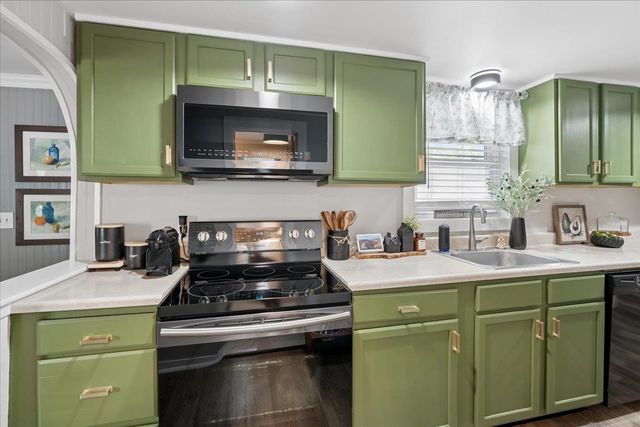 43 Elkins Street, Franklin, NH 03235