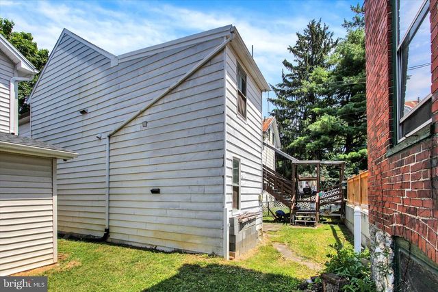 204 E ORANGE ST, Shippensburg, PA 17257