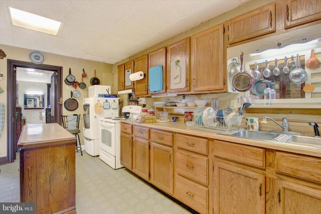 204 E ORANGE ST, Shippensburg, PA 17257