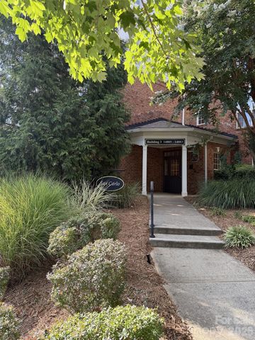 14817 Santa Lucia Drive, Charlotte, NC 28277