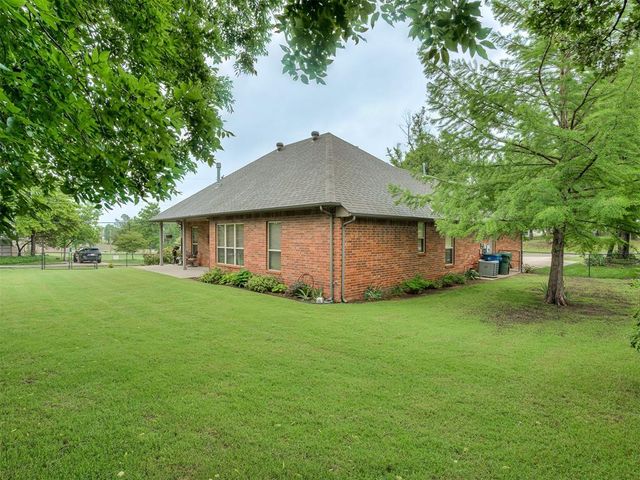 10695 NE 4th Street, Midwest City, OK 73130