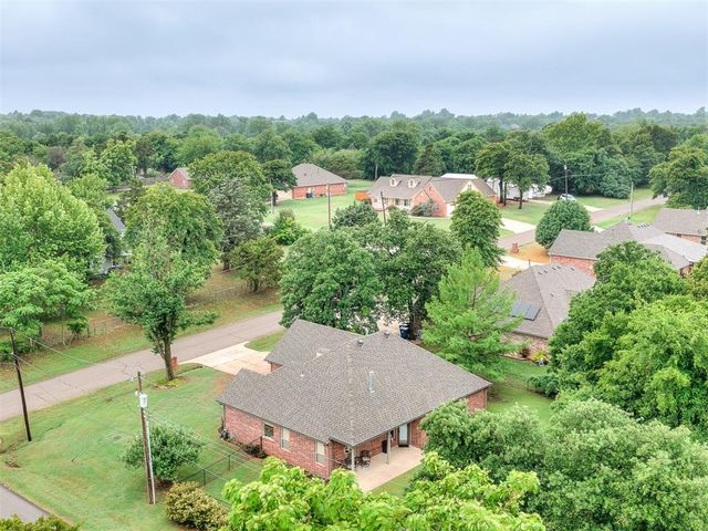 10695 NE 4th Street, Midwest City, OK 73130