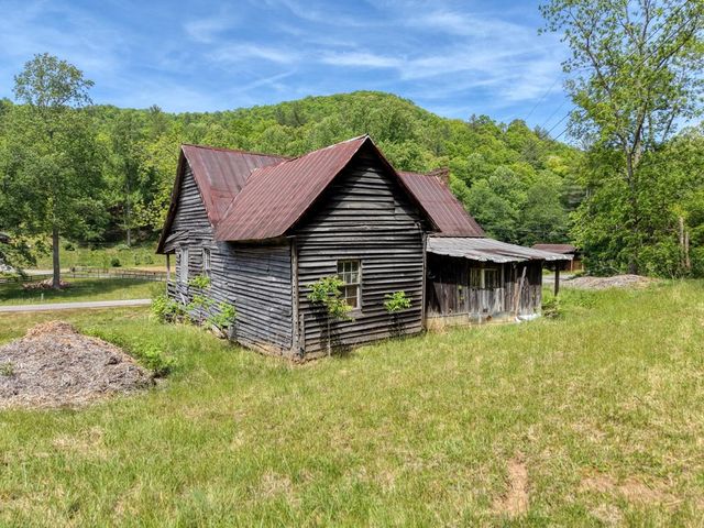4706 Swallows Creek Road, Hiawassee, GA 30546