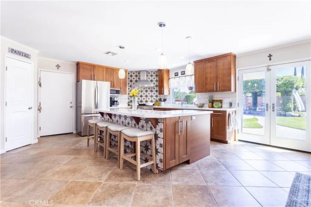 23300 Haynes, West Hills, CA 91307