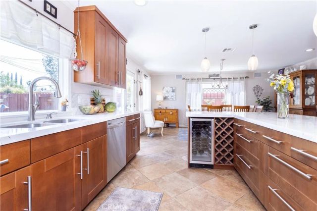 23300 Haynes, West Hills, CA 91307
