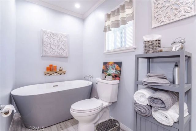 23300 Haynes, West Hills, CA 91307