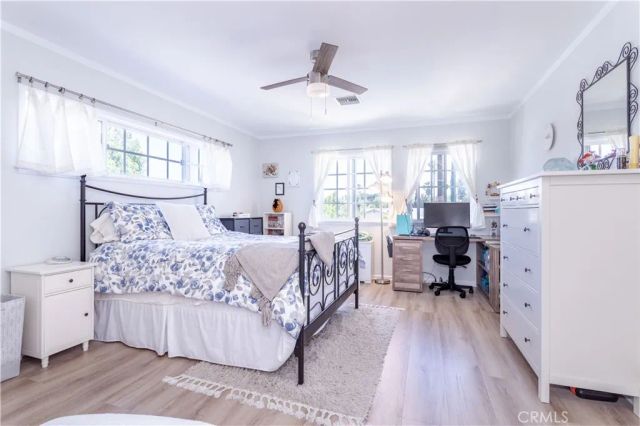 23300 Haynes, West Hills, CA 91307