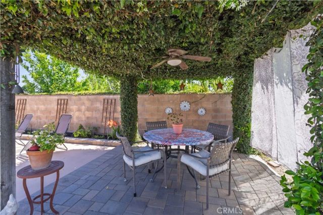 23300 Haynes, West Hills, CA 91307