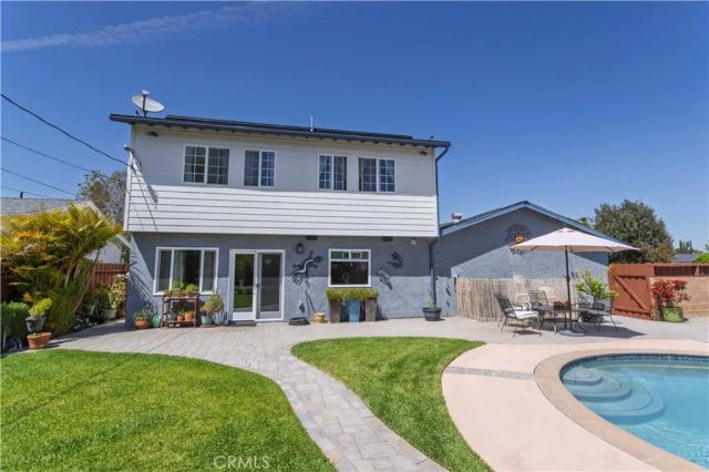 23300 Haynes, West Hills, CA 91307