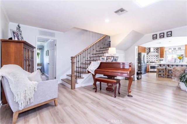 23300 Haynes, West Hills, CA 91307