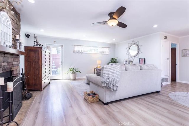 23300 Haynes, West Hills, CA 91307