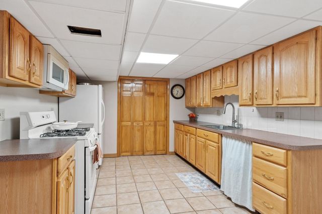 31 Paul Ave, Peabody, MA 01960