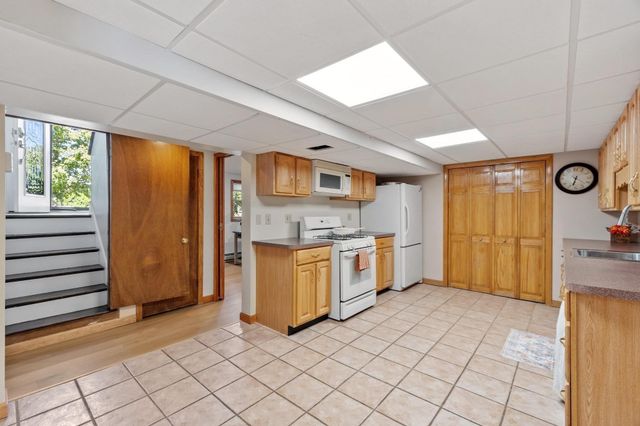 31 Paul Ave, Peabody, MA 01960
