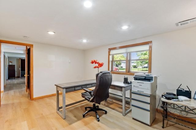31 Paul Ave, Peabody, MA 01960