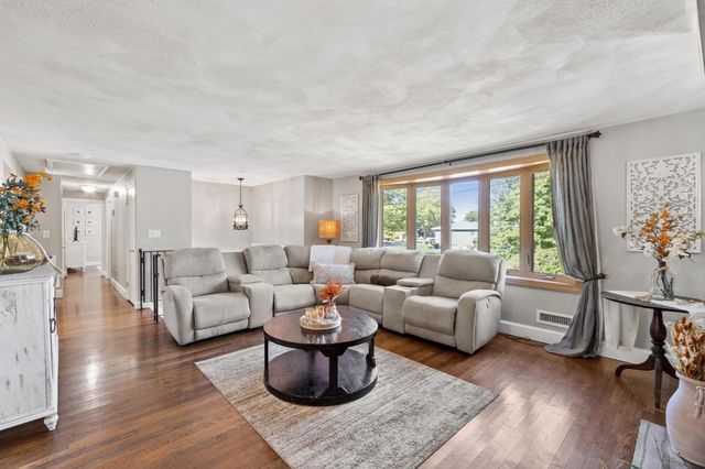 31 Paul Ave, Peabody, MA 01960