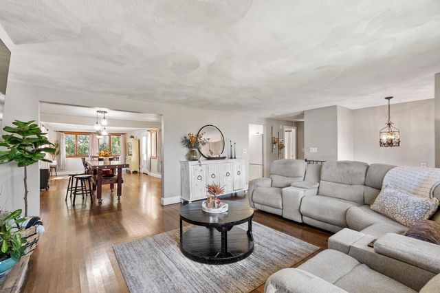 31 Paul Ave, Peabody, MA 01960