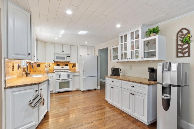 31 Paul Ave, Peabody, MA 01960