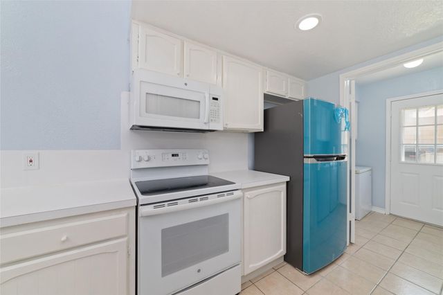 17 April Point Drive N, Conroe, TX 77356