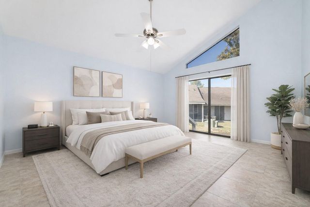 17 April Point Drive N, Conroe, TX 77356