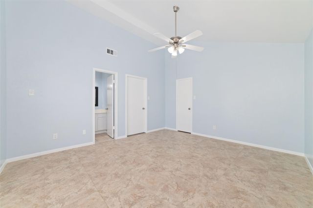 17 April Point Drive N, Conroe, TX 77356