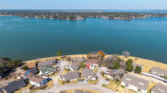 17 April Point Drive N, Conroe, TX 77356