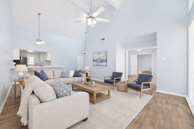 17 April Point Drive N, Conroe, TX 77356