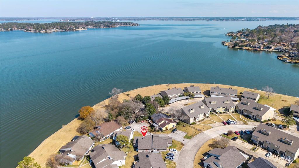 17 April Point Drive N, Conroe, TX 77356