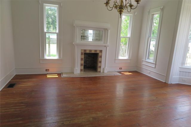 105 SE 1ST AVENUE, Lake Butler, FL 32054