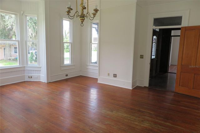 105 SE 1ST AVENUE, Lake Butler, FL 32054