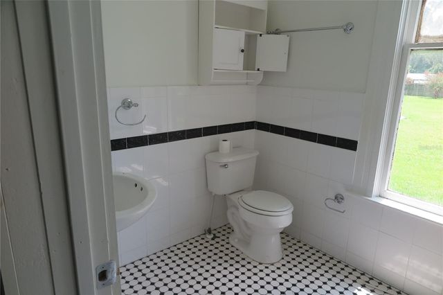 105 SE 1ST AVENUE, Lake Butler, FL 32054