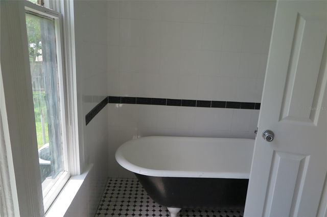 105 SE 1ST AVENUE, Lake Butler, FL 32054