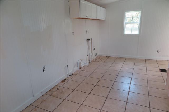 105 SE 1ST AVENUE, Lake Butler, FL 32054