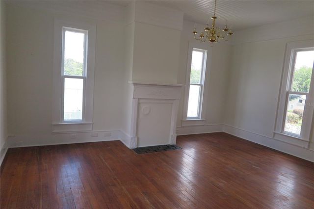 105 SE 1ST AVENUE, Lake Butler, FL 32054