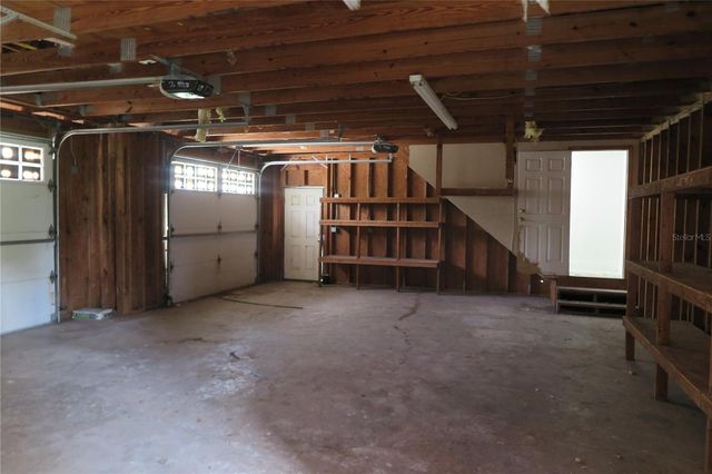 105 SE 1ST AVENUE, Lake Butler, FL 32054