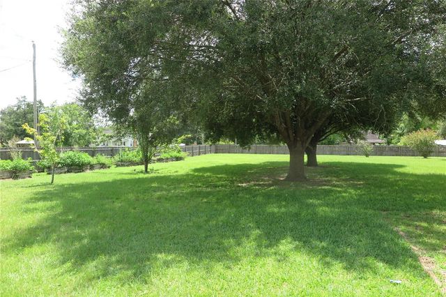 105 SE 1ST AVENUE, Lake Butler, FL 32054