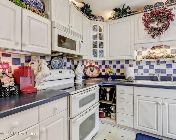 4519 BIRKENHEAD Road, Jacksonville, FL 32210