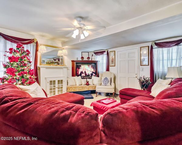 4519 BIRKENHEAD Road, Jacksonville, FL 32210