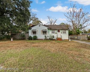 4519 BIRKENHEAD Road, Jacksonville, FL 32210