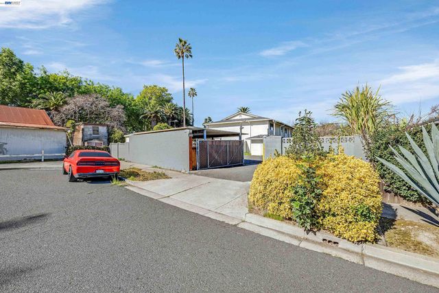 4560 Thornton Avenue, Fremont, CA 94536