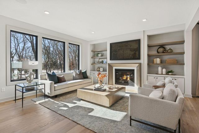 3613 Knightsbridge Trail N, Lake Elmo, MN 55042
