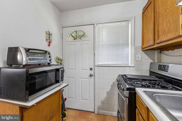 2134 S POLLARD ST, Arlington, VA 22204