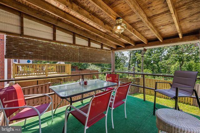 2134 S POLLARD ST, Arlington, VA 22204