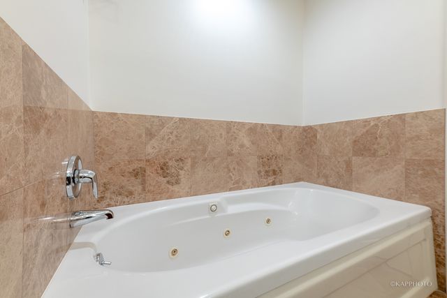 520 N Halsted Street 516, Chicago, IL 60642