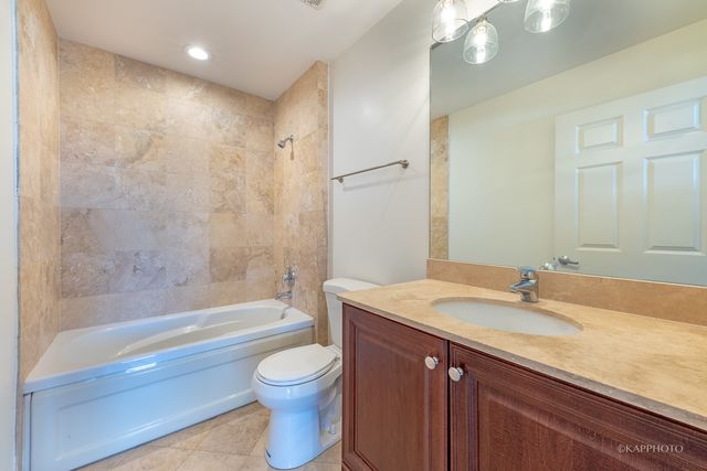 520 N Halsted Street 516, Chicago, IL 60642