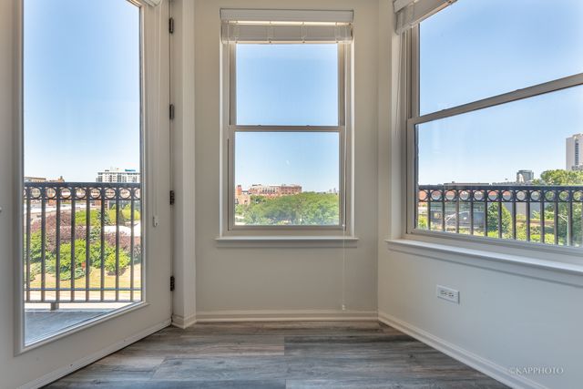 520 N Halsted Street 516, Chicago, IL 60642